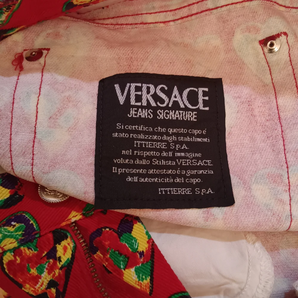 1990s Versace Jeans Signature Red  Heart Print Made In Italy